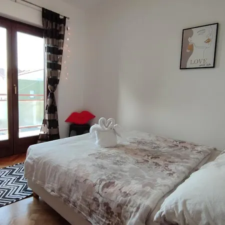 Apartment Marla